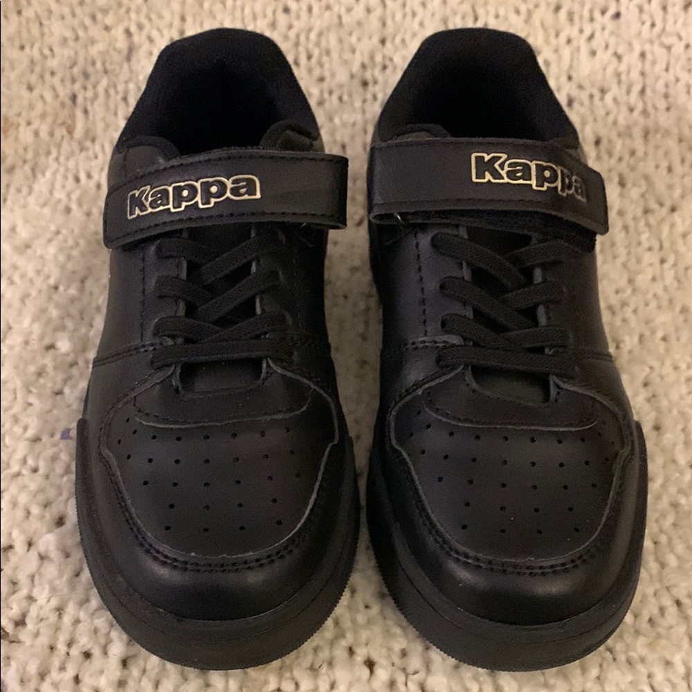 Kappa black and gold kid’s sneakers, size 1.